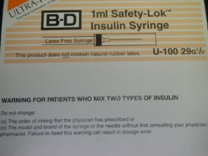 BD SAFETY-LOK™ SAFETY SYRINGES WITH NEEDLE - Syringe, 1mL Insulin, Permanently Attached 29G x ½" U-100 Ultra Fine™ Needle, 100/bx