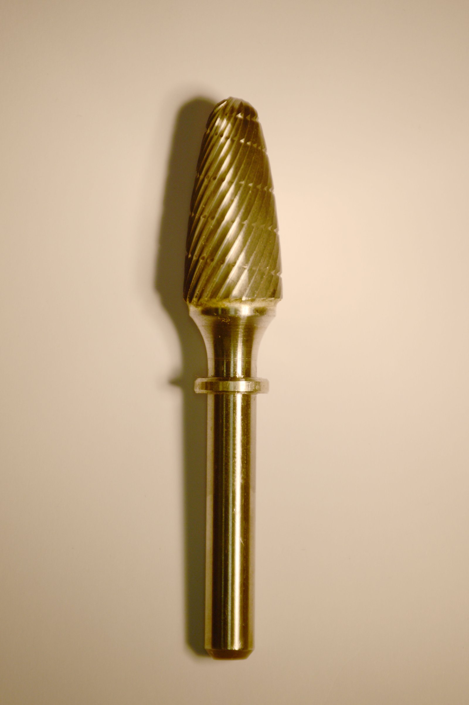 Abbott-Robinson™ Dust Shield Burs 1/4″ Shank 1/2" Taper (A1/2) Dual Cut Regular HP Carbide Bur