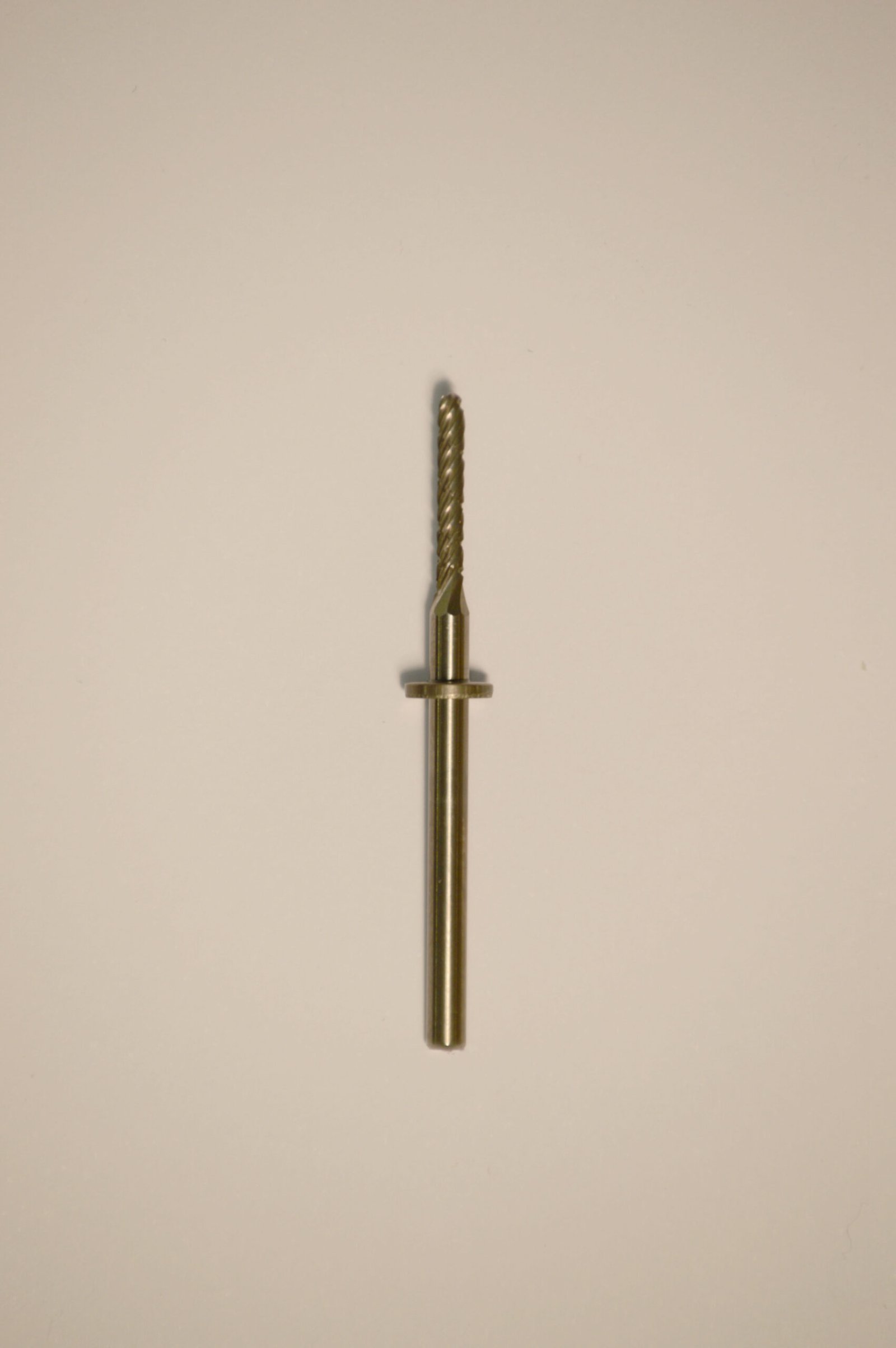 Abbott-Robinson™ Dust Shield Burs 3/32″ Shank Fissure (32P) Dual Cut Regular HP Carbide Bur