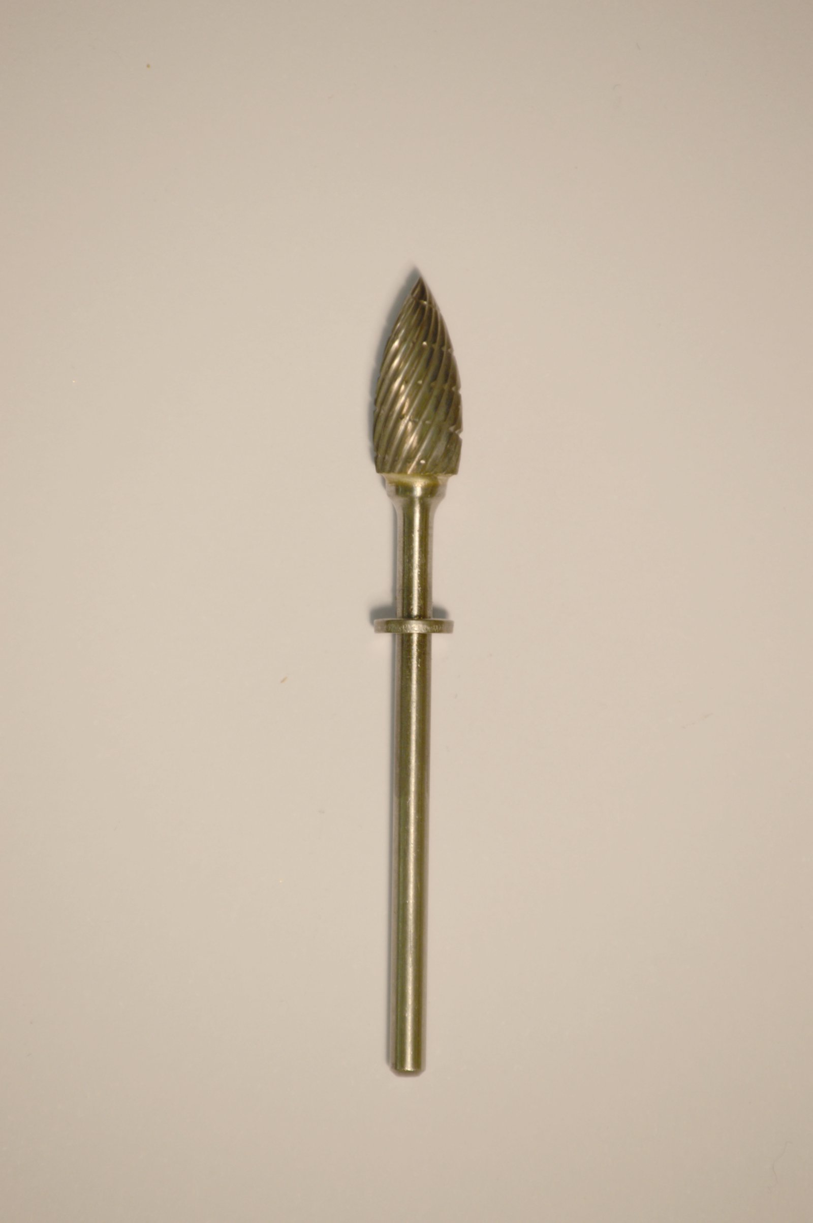 Abbott-Robinson™ Dust Shield Burs 3/32″ Flame (81A/61A) Dual Cut Regular HP Carbide Bur