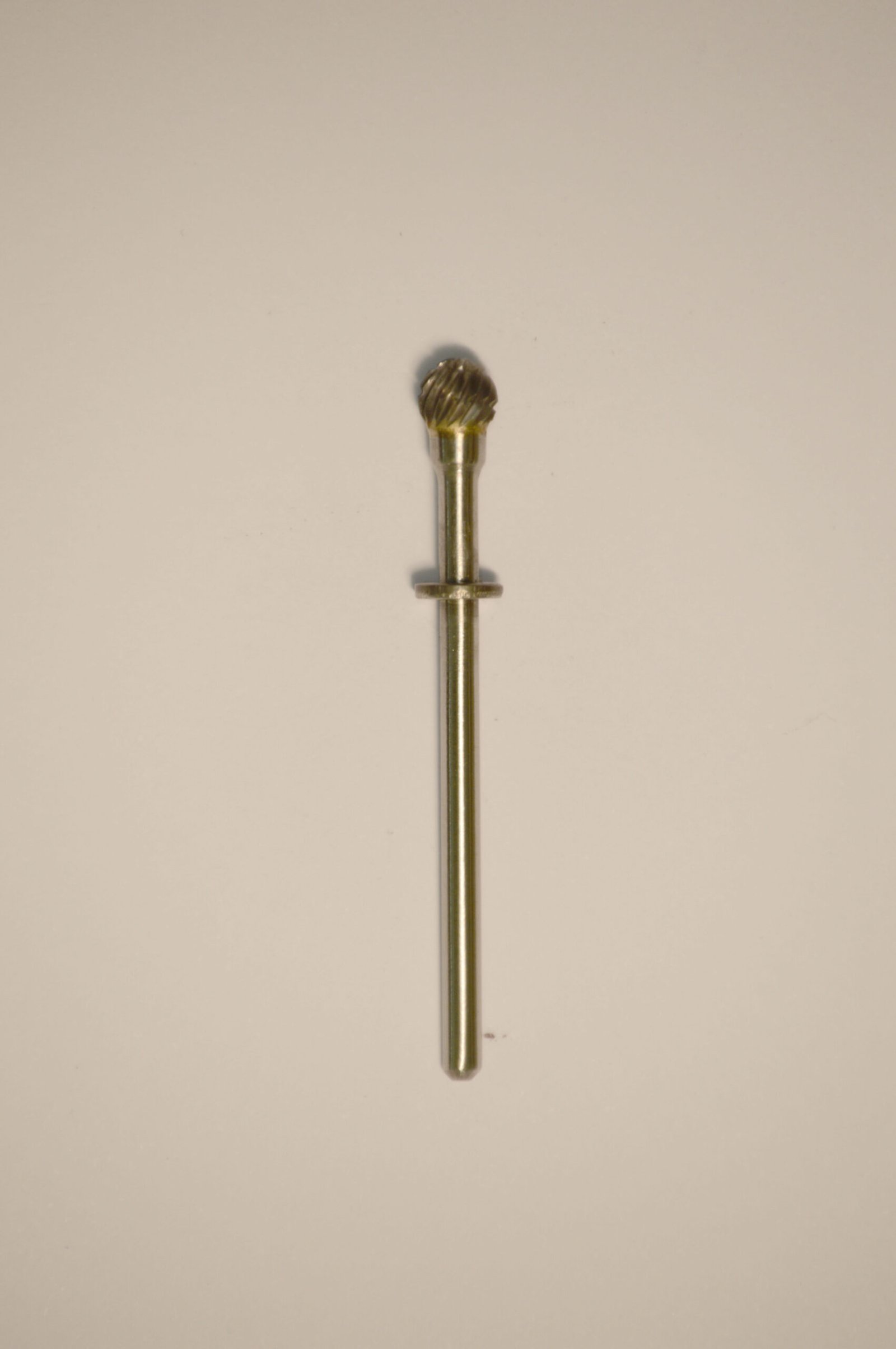 Abbott-Robinson™ Dust Shield Burs 3/32″ Round (52D) Dual Cut Regular HP Carbide Bur