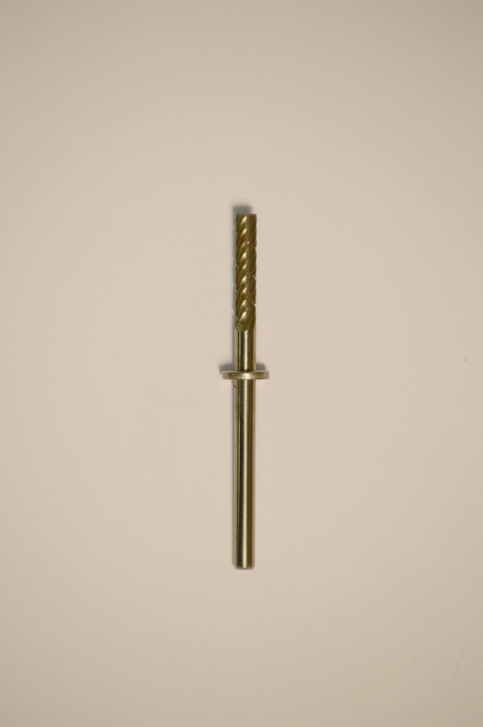 Abbott-Robinson™ Dust Shield Burs 3/32″ X-Small Cylinder (33C) Dual Cut Regular HP Carbide Bur