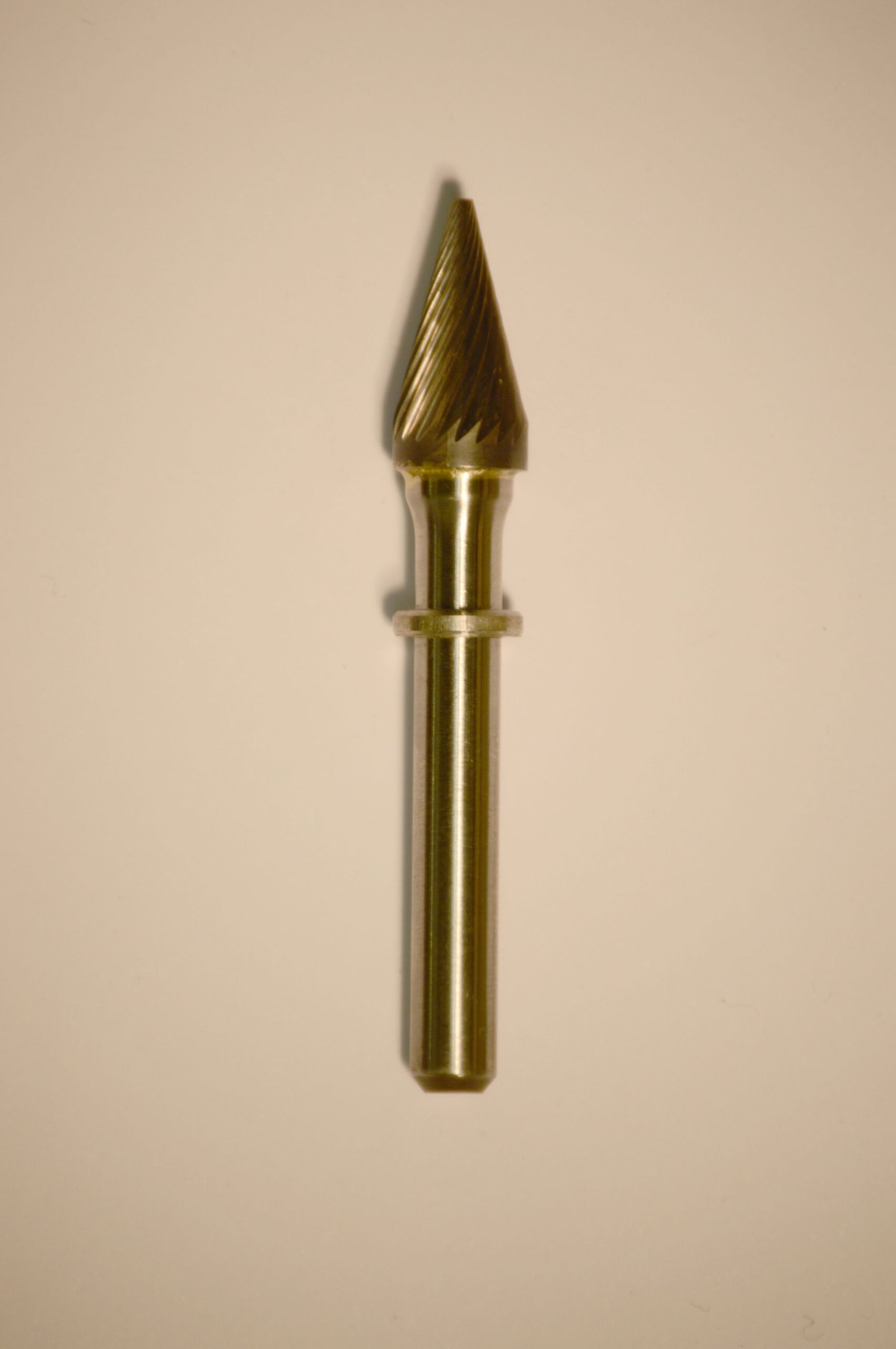 Abbott-Robinson™ Dust Shield Burs 1/4″ Shank, 3/8″ Head Lathe Burs 3/8" Cone (B3/8) Dual Cut Regular HP Carbide Bur