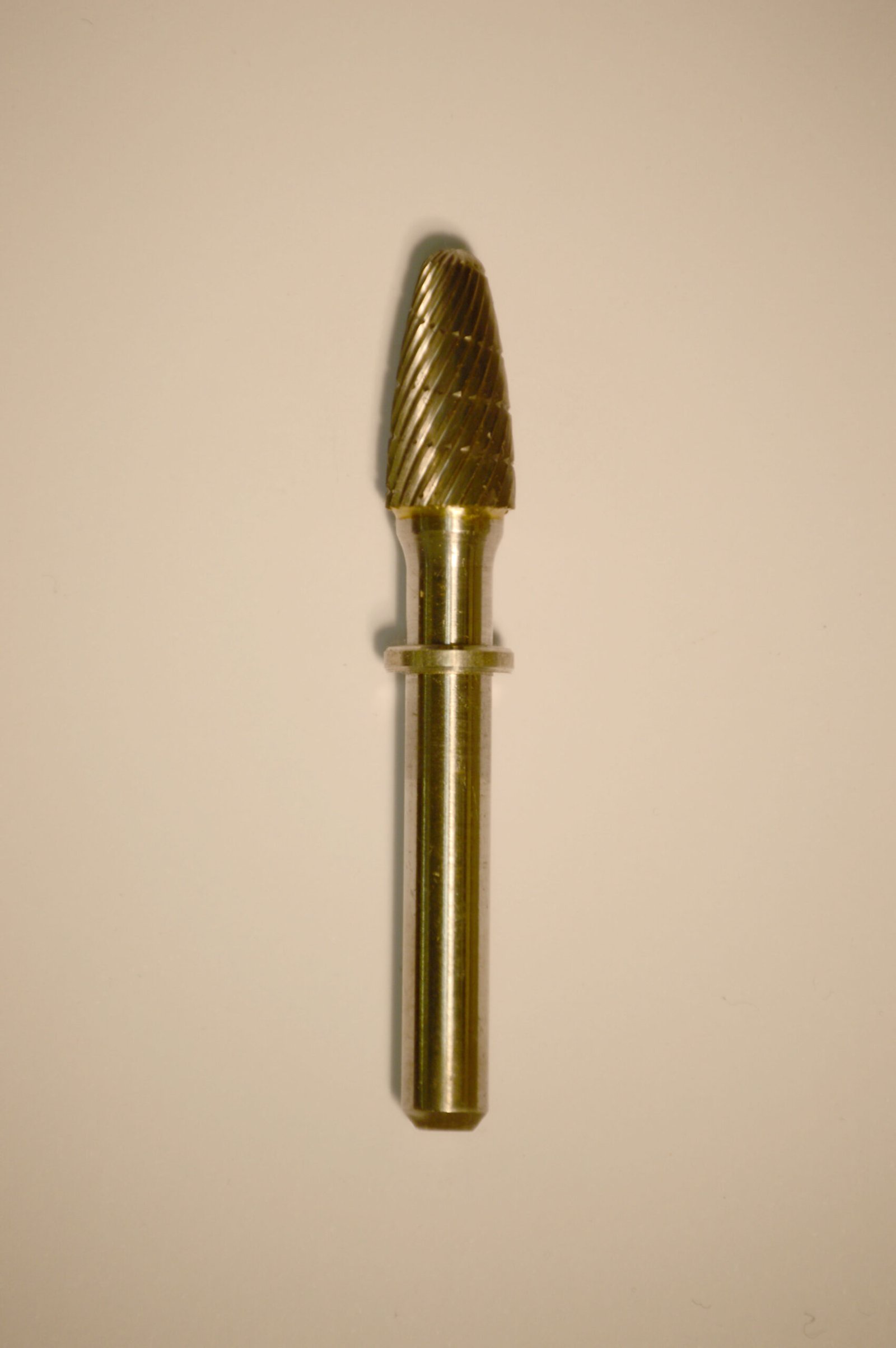 Abbott-Robinson™ Dust Shield Burs 1/4″ Shank, 3/8″ Head Lathe Burs 3/8" Taper (A3/8) Dual Cut Regular HP Carbide Bur