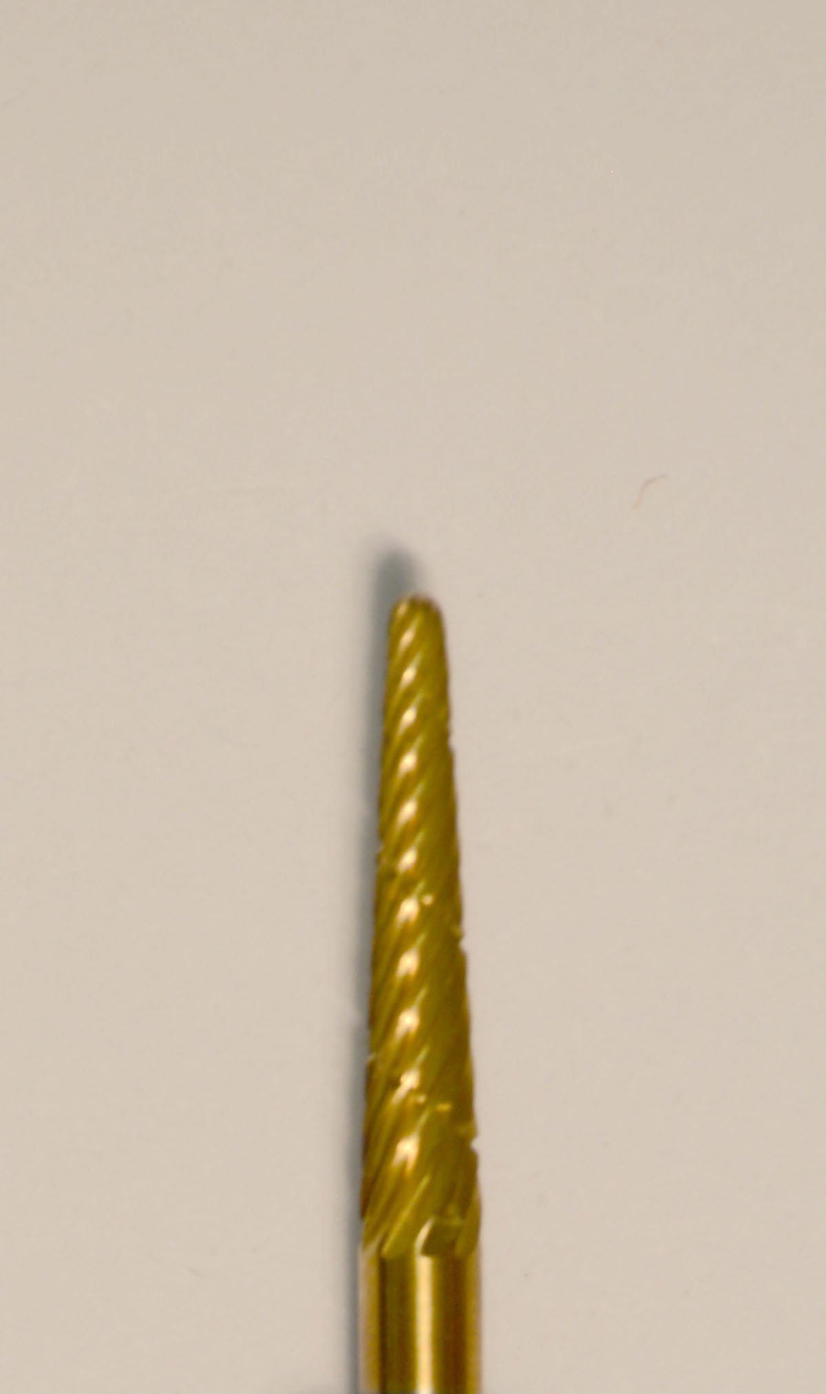 Buffalo Dental Gold Cap Lab Burs, 3/32″ Shank Taper Fissure (31P) TNT-Coated Dual Cut Regular HP Carbide Bur