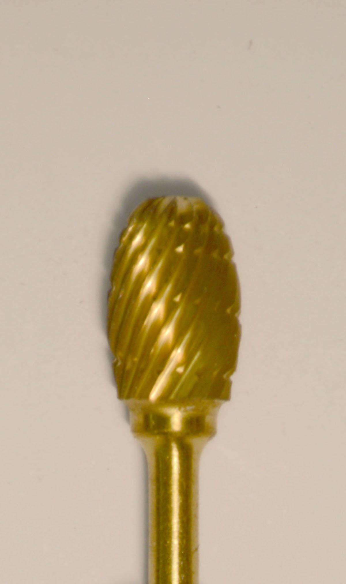 Buffalo Dental Gold Cap Lab Burs, 3/32″ Shank Egg/Oval (52C) TNT-Coated Dual Cut Regular HP Carbide Bur