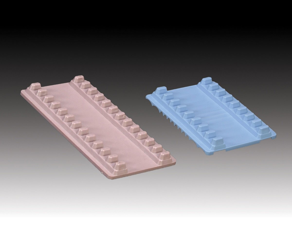 Plasdent LARGE INSTRUMENT MAT (Capacity: 12, Dimension: 7½" x 4") - WHITE