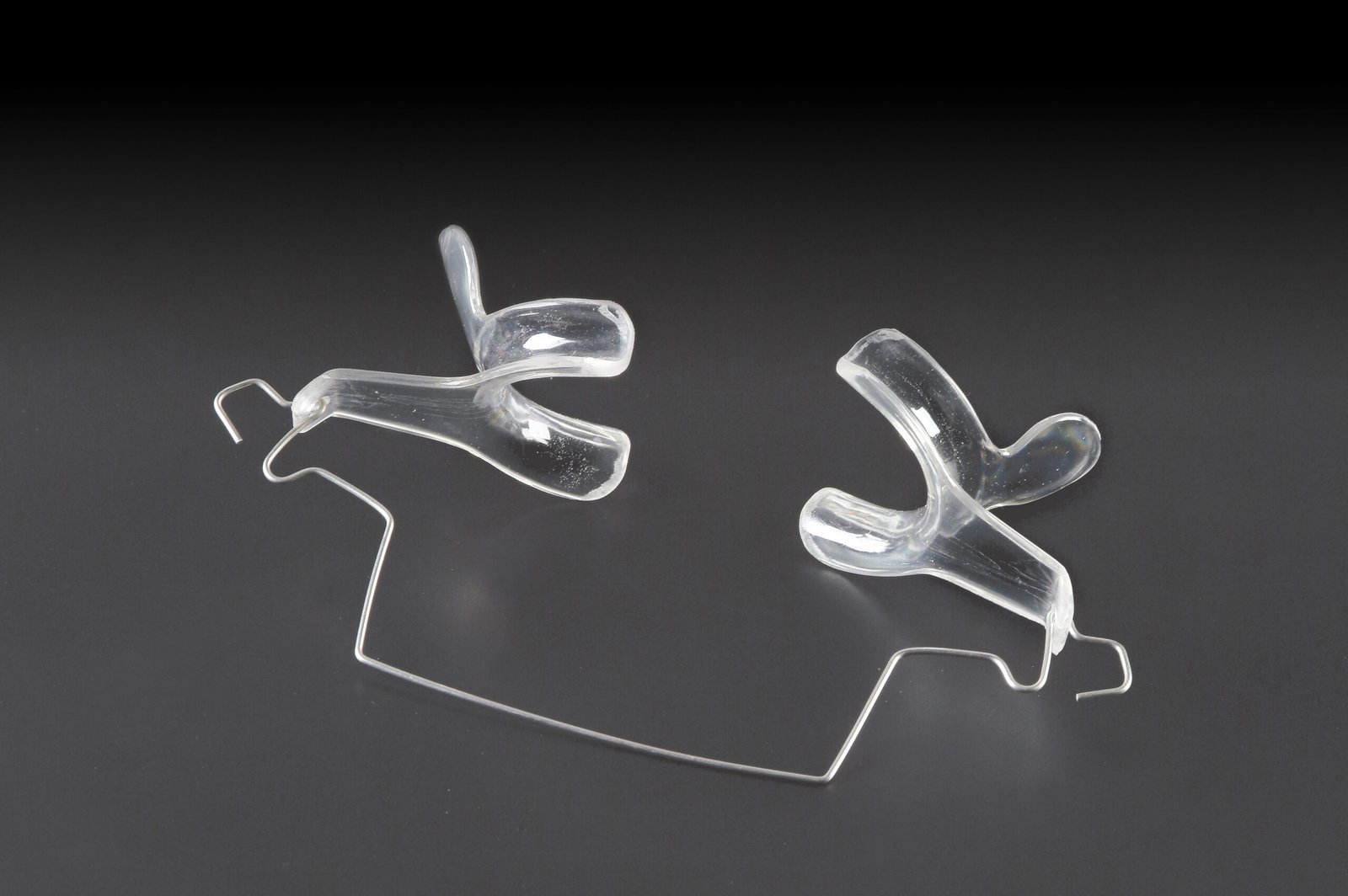 Plasdent Extand Wire Type Cheek Retractors- Autoclavable to 250 - Clear, (1pc/box)